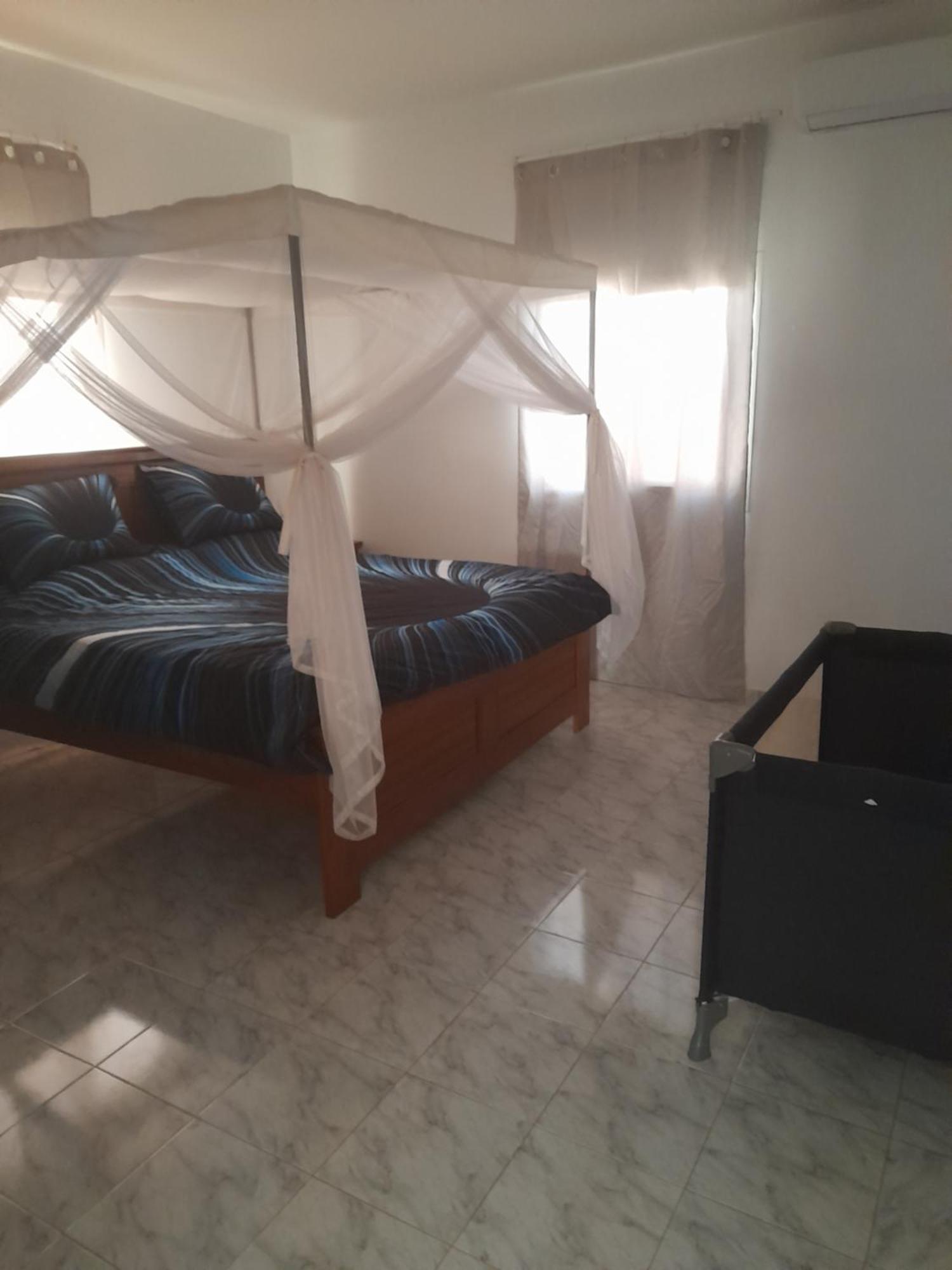 Maison D Hote La Dore Du Senegal Bas-De - Villa Сомон Экстерьер фото