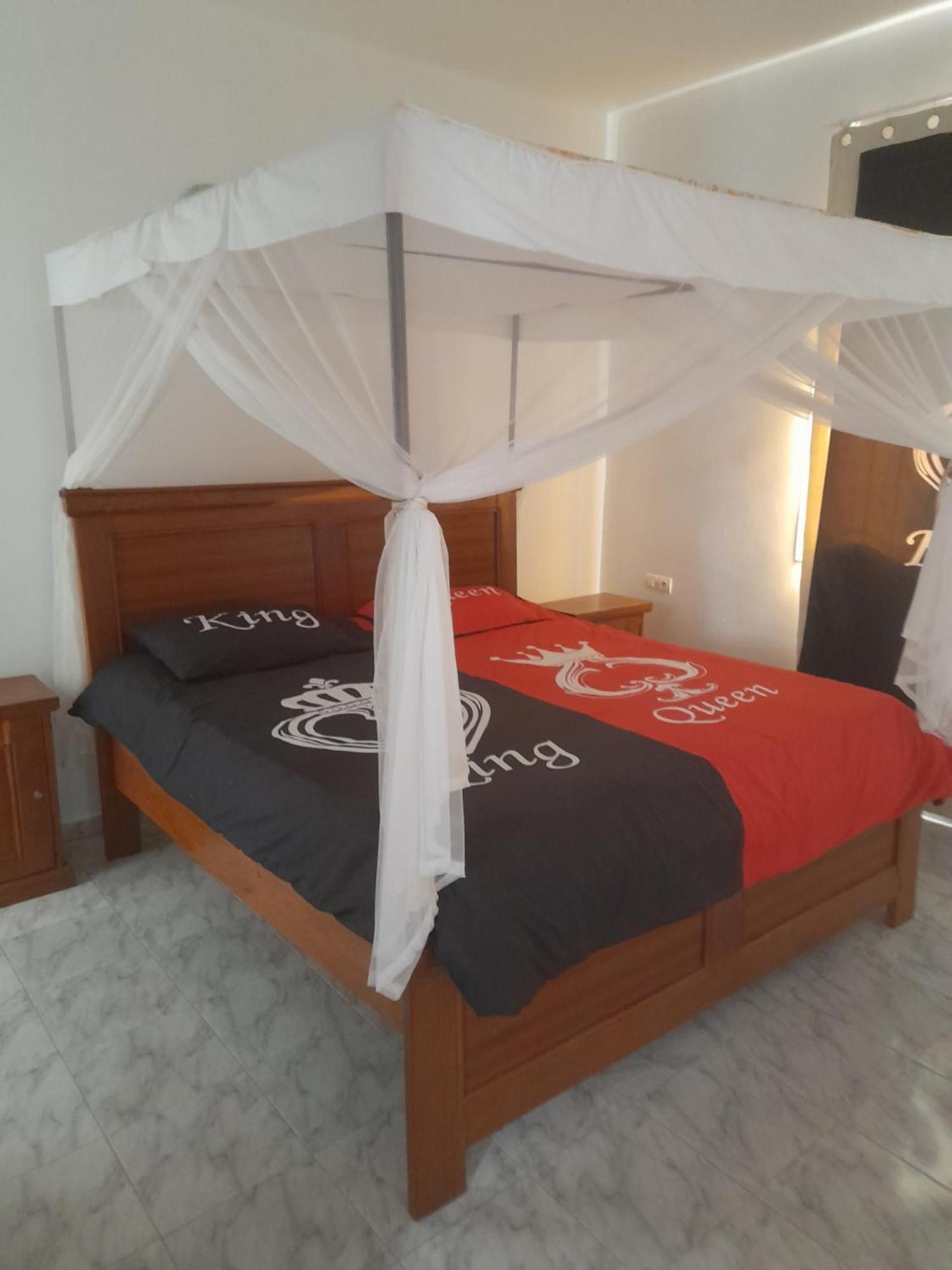 Maison D Hote La Dore Du Senegal Bas-De - Villa Сомон Экстерьер фото